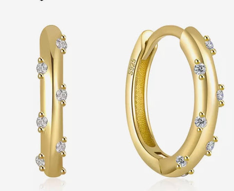 petite gold + zircon huggie earrings 15mm (w)